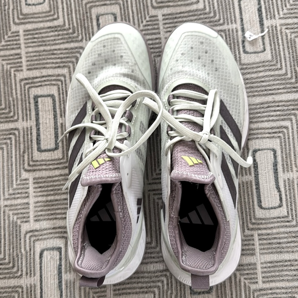 Adidas lightstrike tennis shoe.  Size 7.5.